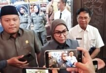 Perdana, Wali Kota Banjarbaru, Lisa Halaby Sampaikan Pidato di Rapat Paripurna DPRD