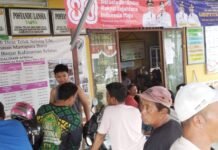 Warga Geruduk Kantor Desa Teluk Selong Ulu, Bantuan Dana HUT RI ke-80 Tahun Dinilai Tak Wajar
