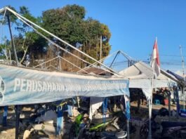 Compang-camping, Pedagang Pasar Buah Astambul Terabaikan
