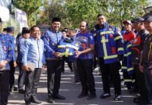Pemkab Banjar Serahkan Bantuan APD dan BBM, Bupati: Relawan BPk Garda Terdepan Penanganan Karhutla