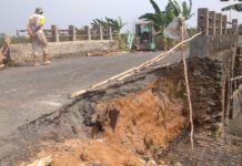 Dinas PUPRP Banjar Perbaiki Oprit Jembatan Desa Pematang Hambawang